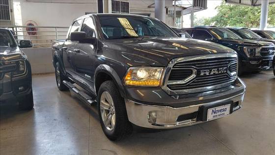RAM CLASSIC 5.7 V8 GASOLINA LARAMIE CD 4X4 AUTOMÁTICO